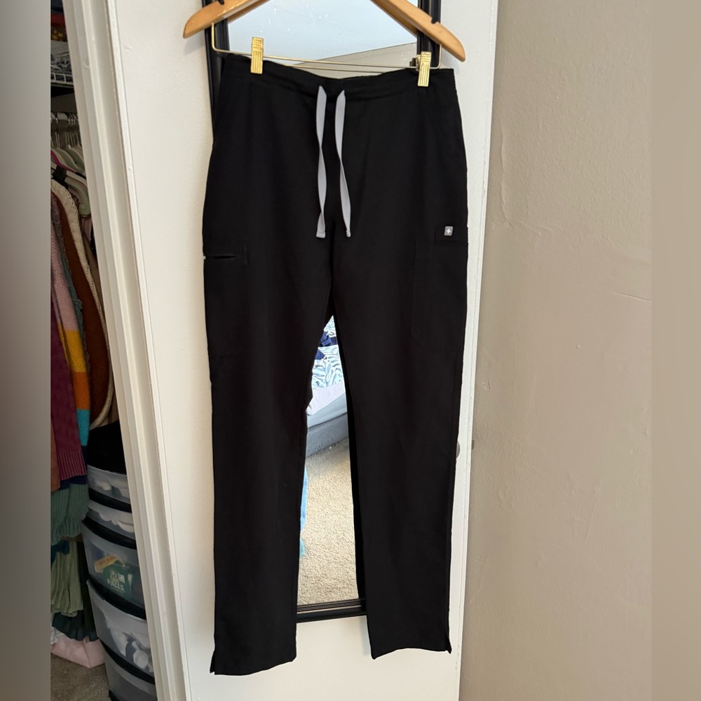 Figs Women’s S/T Black Straight Leg Scrub Pants